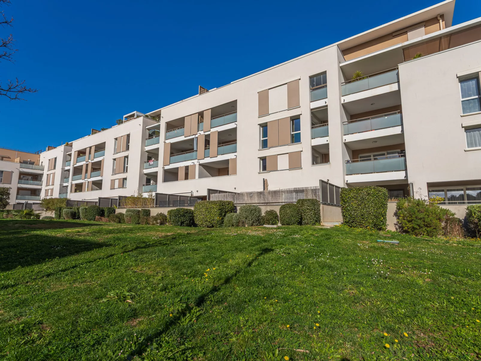 Nouvelles Terres E4 - Buiten