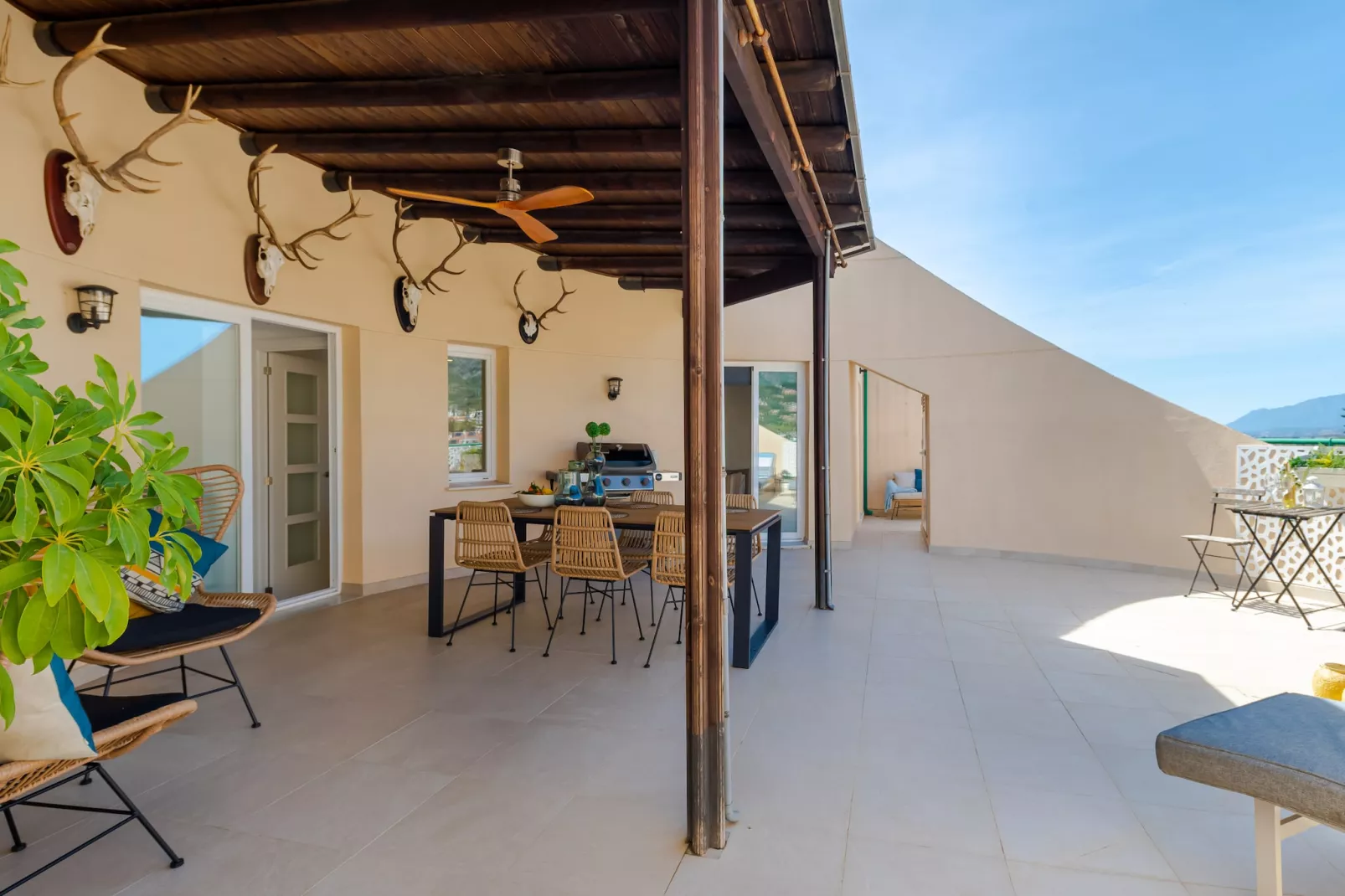 Penthouse in City Centre Marbella with Jacuzzi* - Terrasbalkon