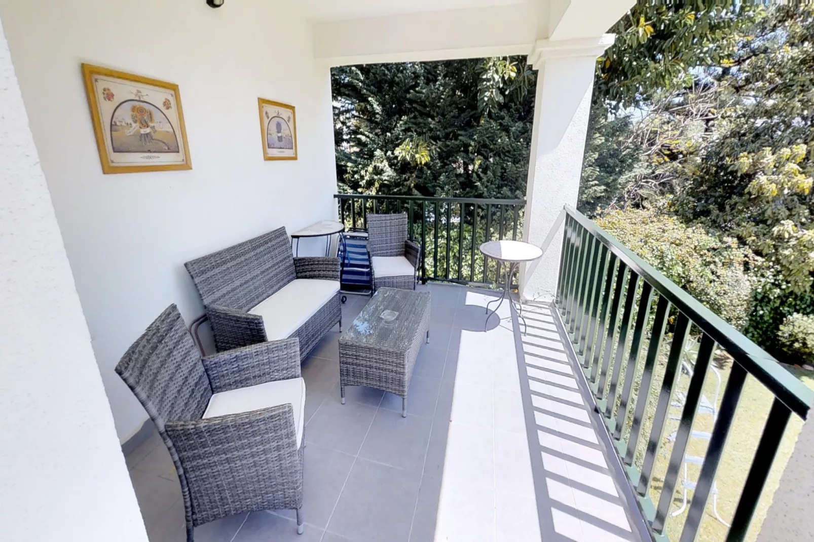 Modern Gated Apartment near Beach & Puerto Banus - Terrasbalkon