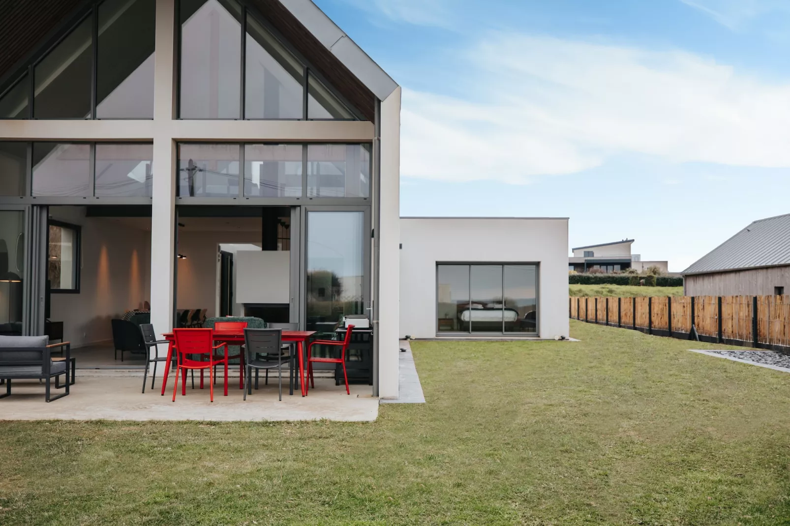 Architekten Villa mit Meerblick - Buitenkant zomer