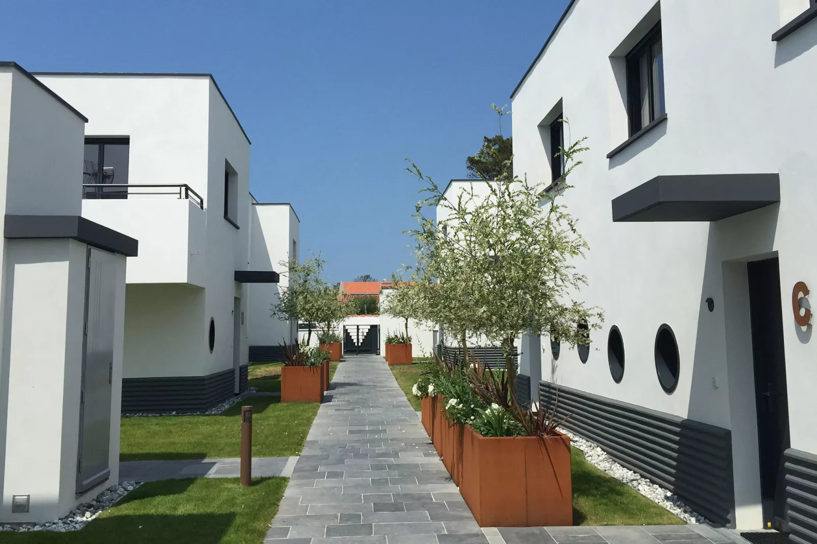 PrestigeOdalys Residence /Villas of Anadara Allée du Coût - Buitenkant zomer