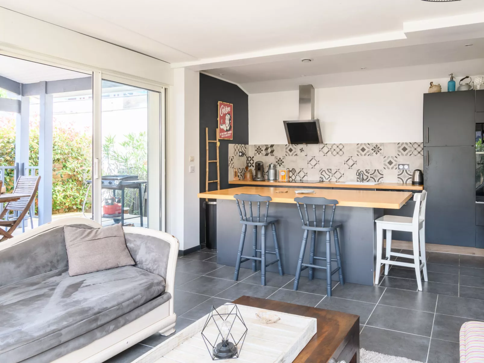 Aimé Bourdier - Binnen