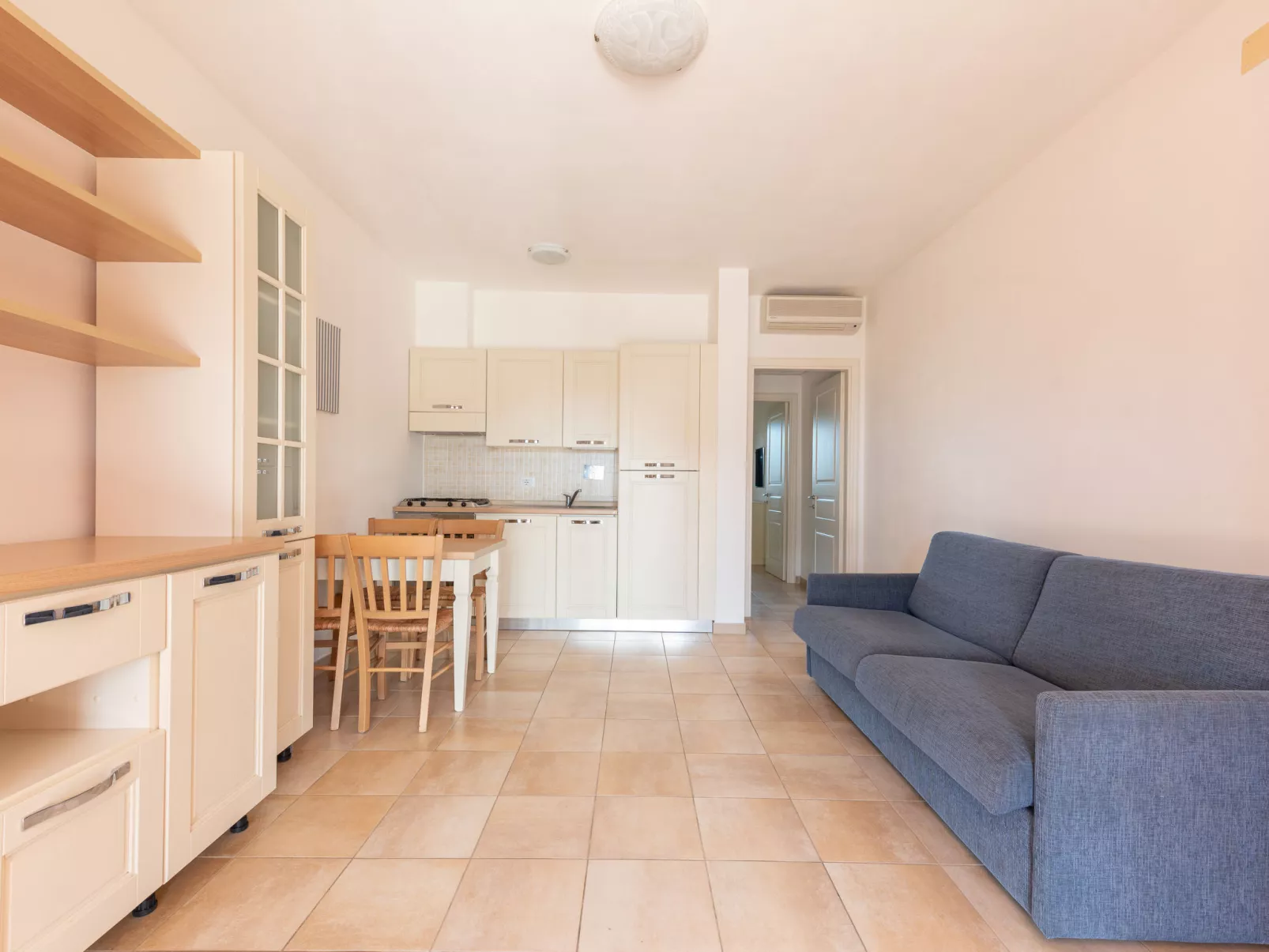 Aba Village - Binnen