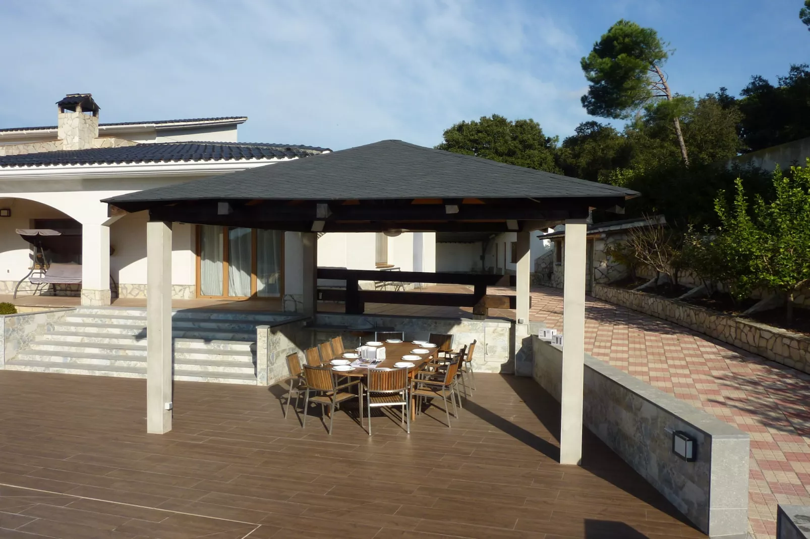 Vivalidays Villa Kiros - Buitenkant zomer