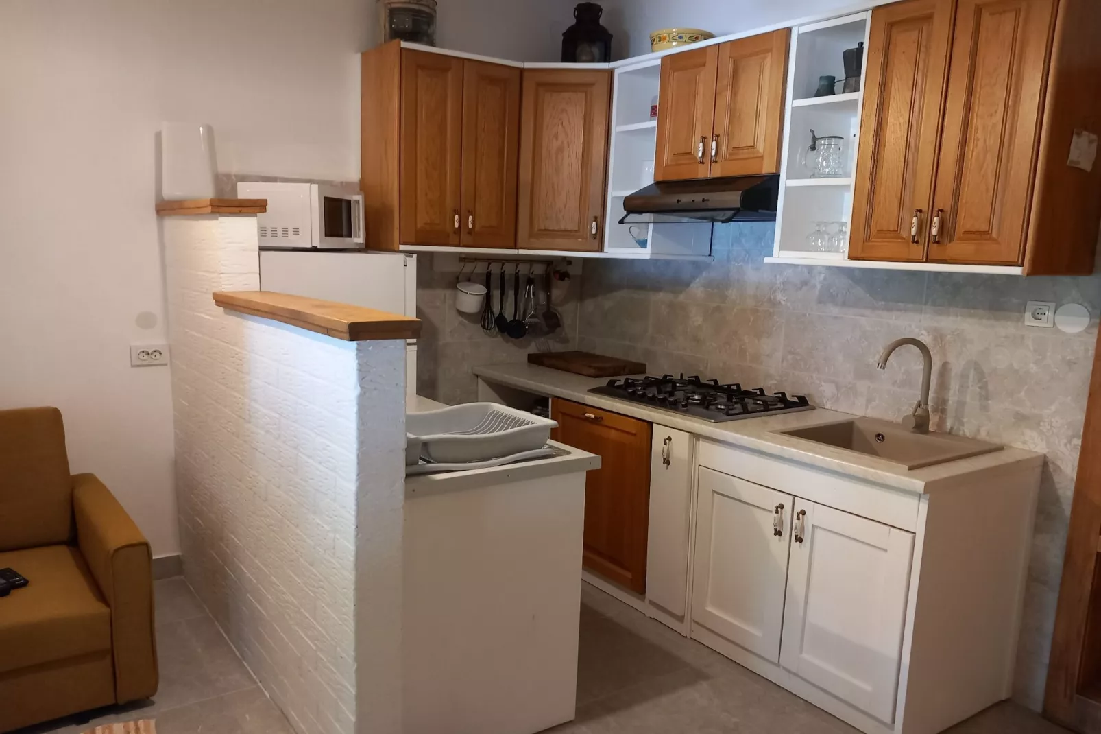 Guest House Green Corner Supetarska Draga - One Bedroom Apartment With Balcony and Sea View - Keuken