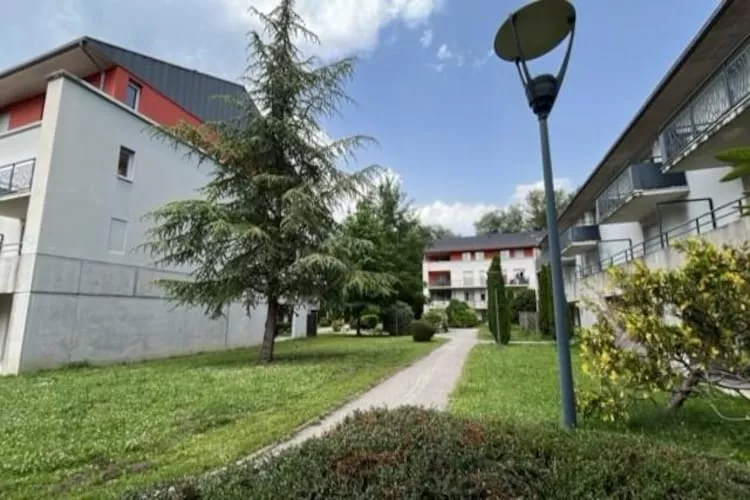 Adonis Divonne-les-Bains Park side Studio - Buitenkant zomer