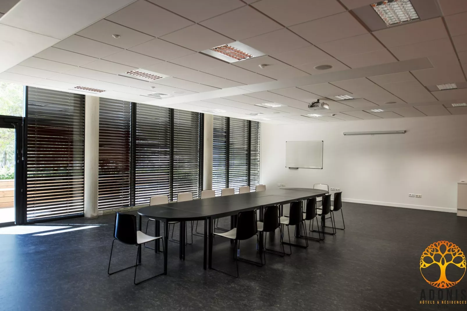 Adonis Dijon Double/Superior studio - Parkfaciliteiten