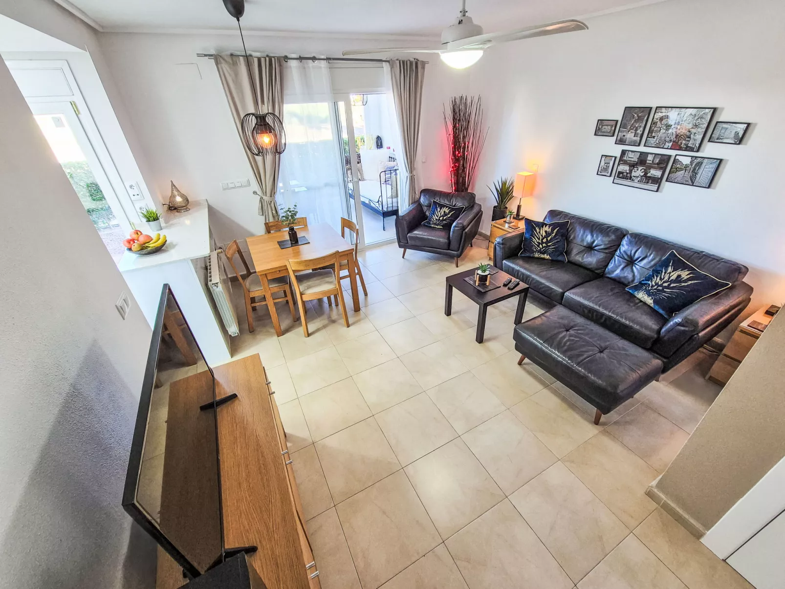 "Casa La Torre" mit Wallbox - Binnen