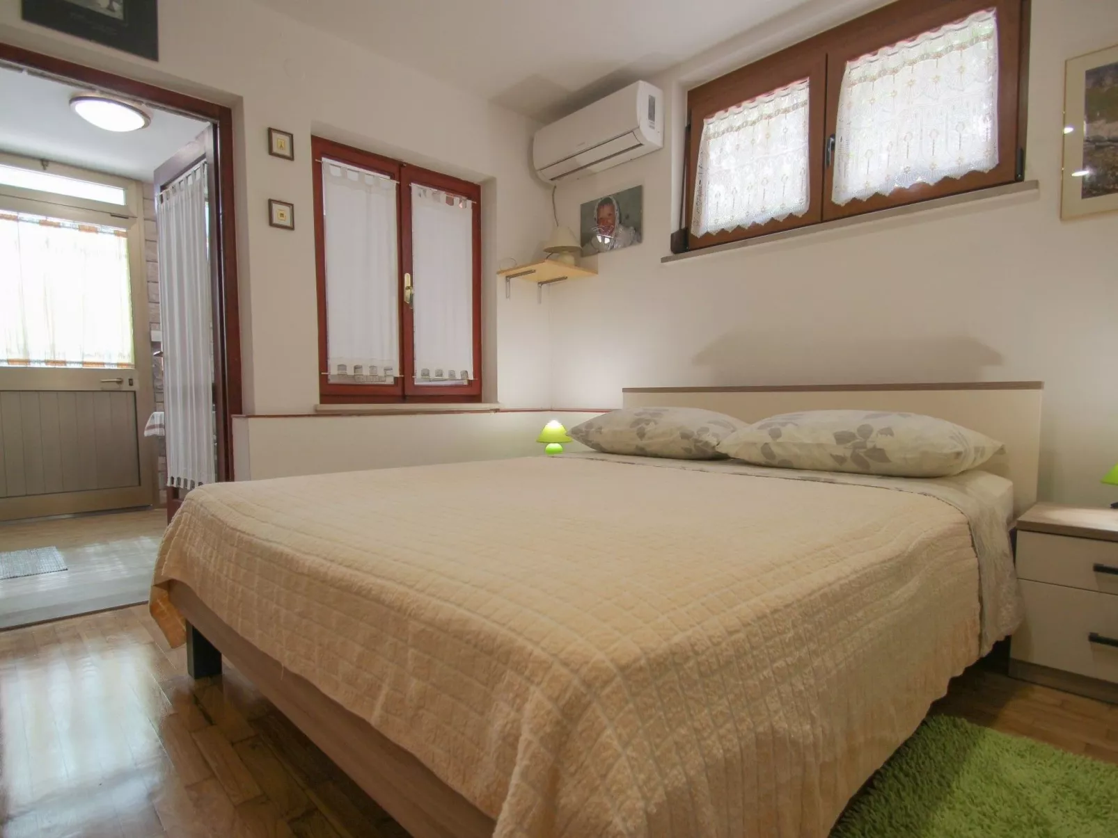 Charmante Ferienwohnung Rafi - Binnen