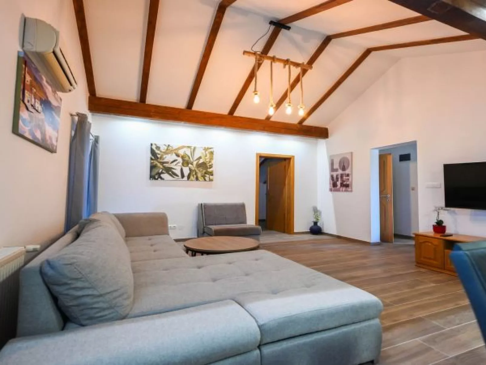 Holiday Home Urbana with pool - Image-tags.info