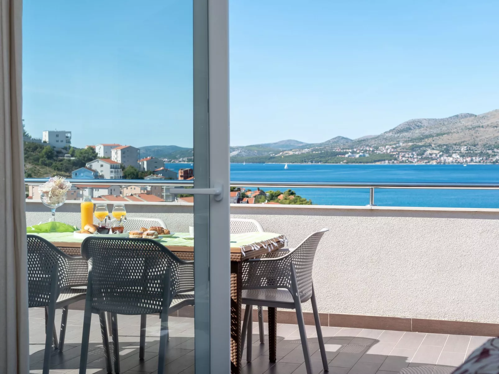 Moderne Ferienwohnung mit Gartennutzung, einem g - Image-tags.info