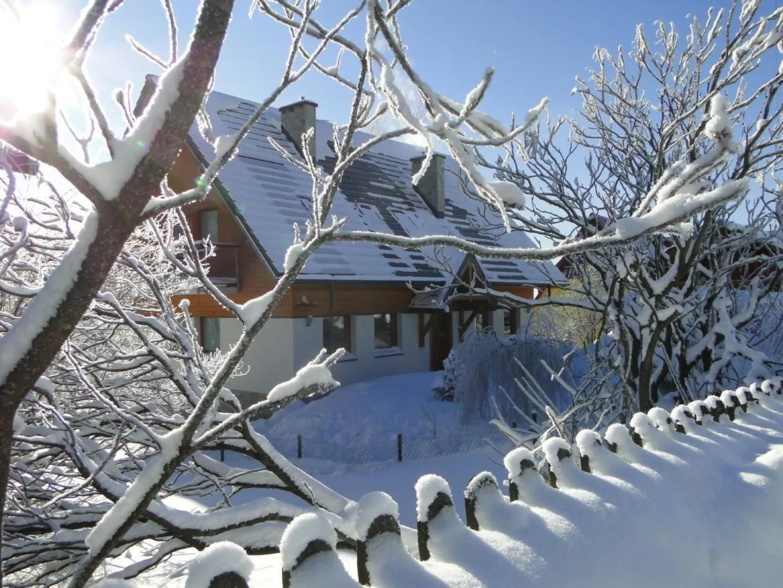 In den Bergen, Villa mit Panoramaterrasse - Buiten