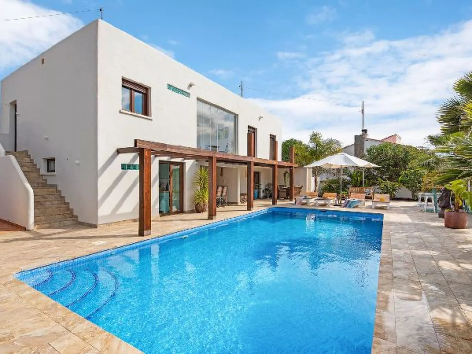 Villa Moai - PlusHolidays - Image-tags.info