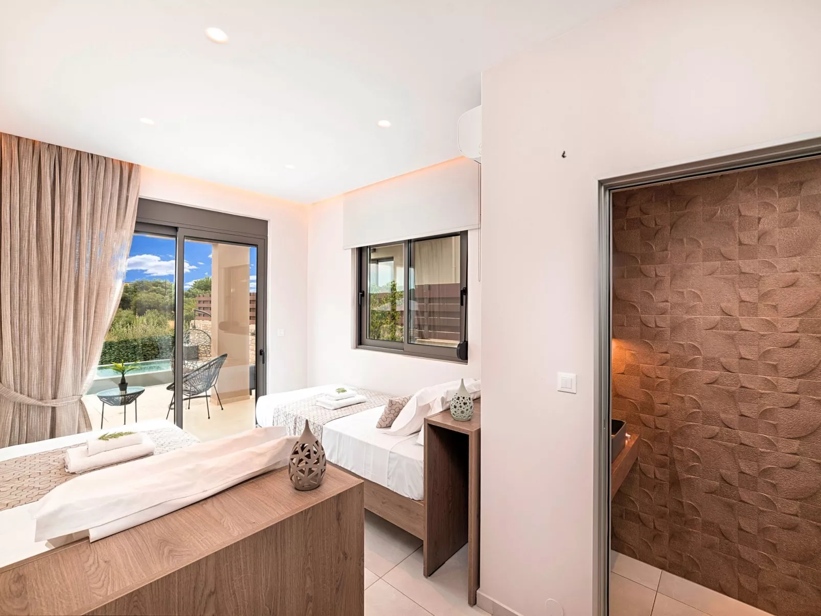 Villa "Minoas Grand" mit Blick auf das Wasser - Binnen