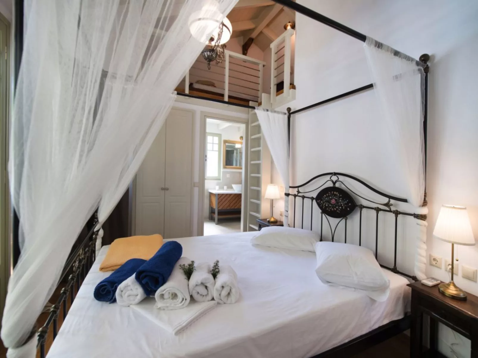 "Casa Piccola" mit Blick auf das Wasser - Image-tags.info