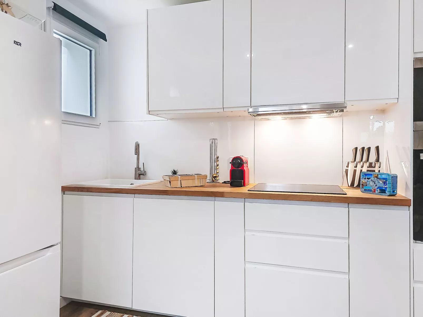 Les Cariatides 6 - Binnen