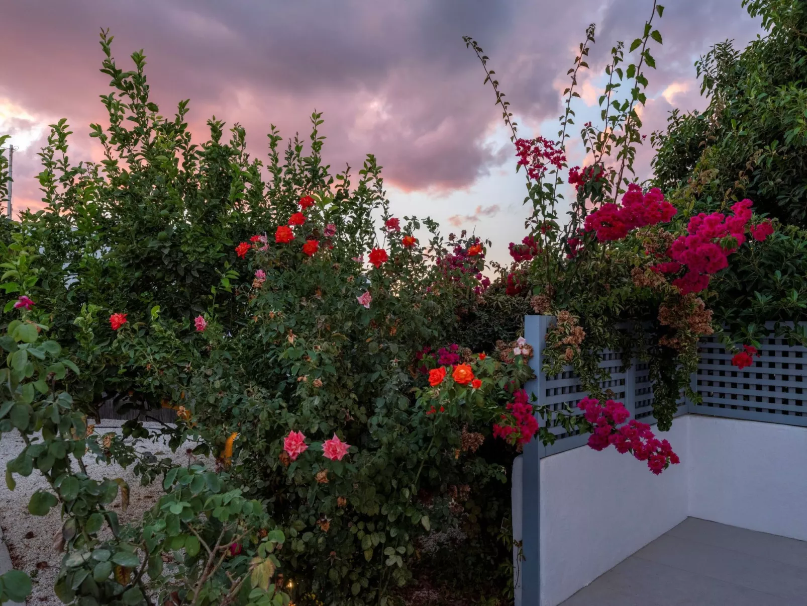 Sunset Gypsy stilvolles modernes Dorfhaus mit Whirlpool - Image-tags.info