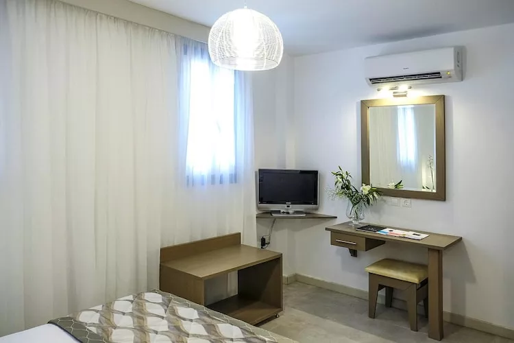 Holiday residence Acrotel Athena Villas, Elia Beach-1-bedroom-apartment ground floor - Slaapkamer