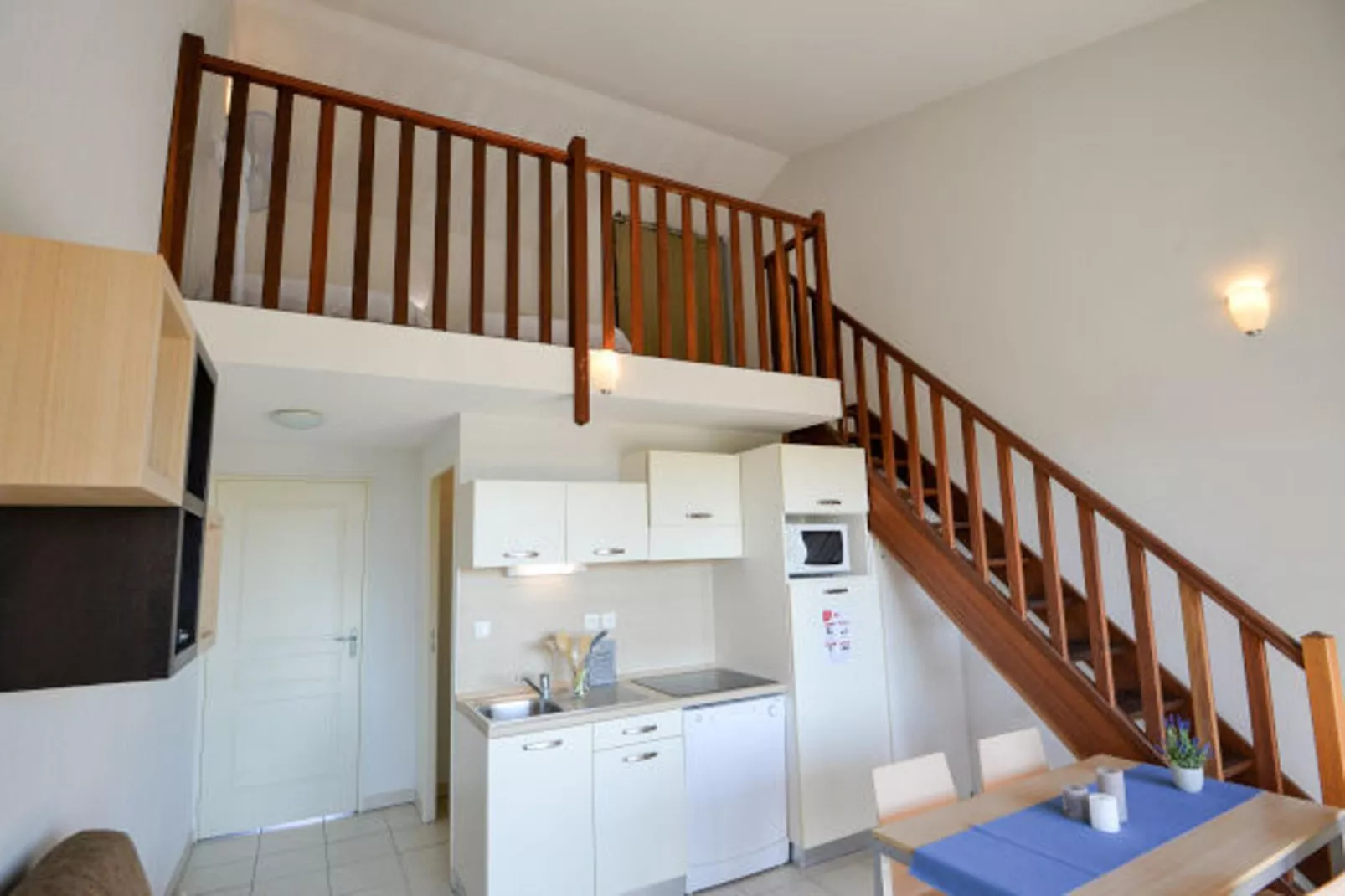 Résidence du Château de Jouarres - Azille // Apt Mezzanine 4 pers - Keuken