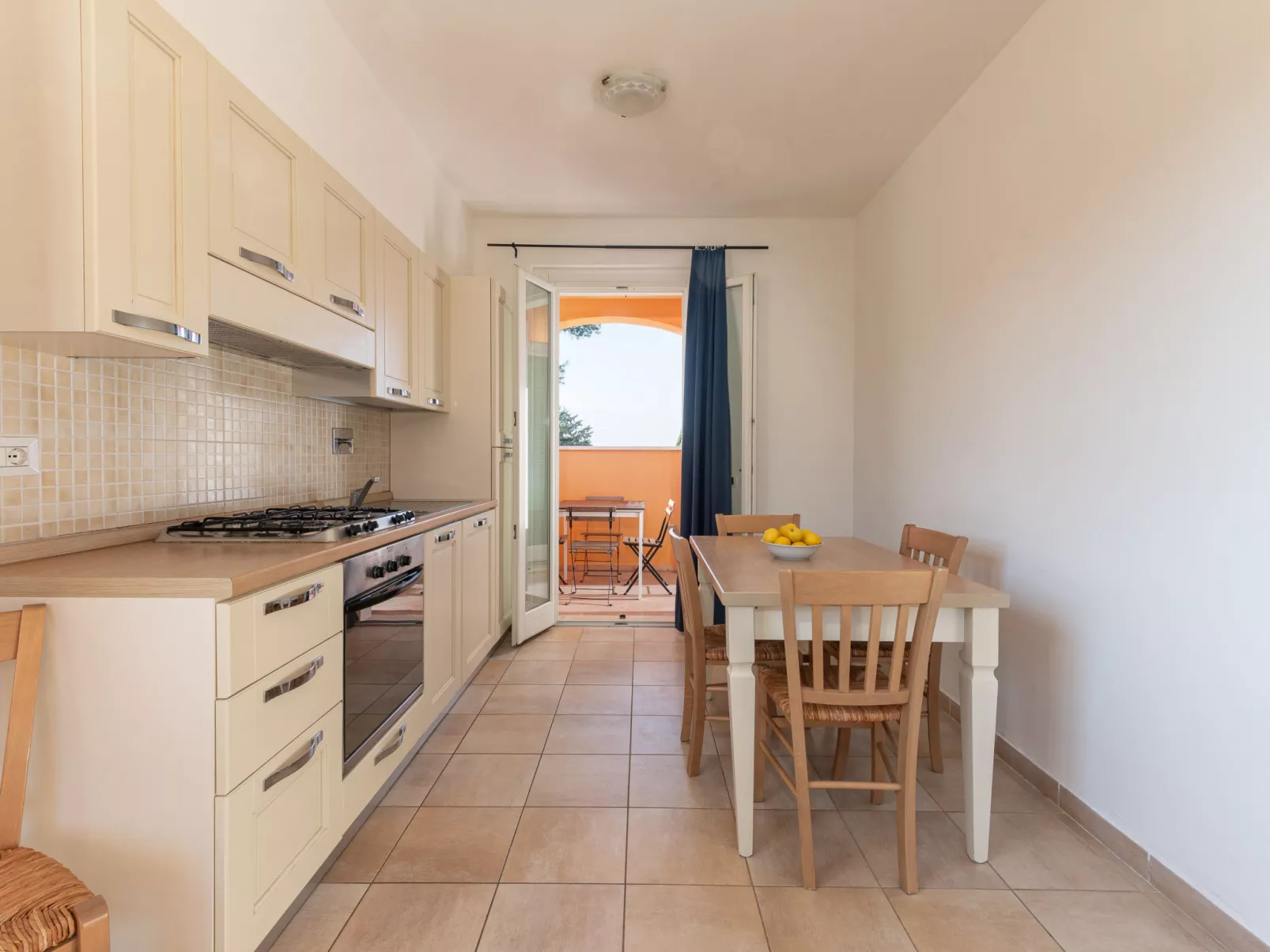 Aba Village - Binnen