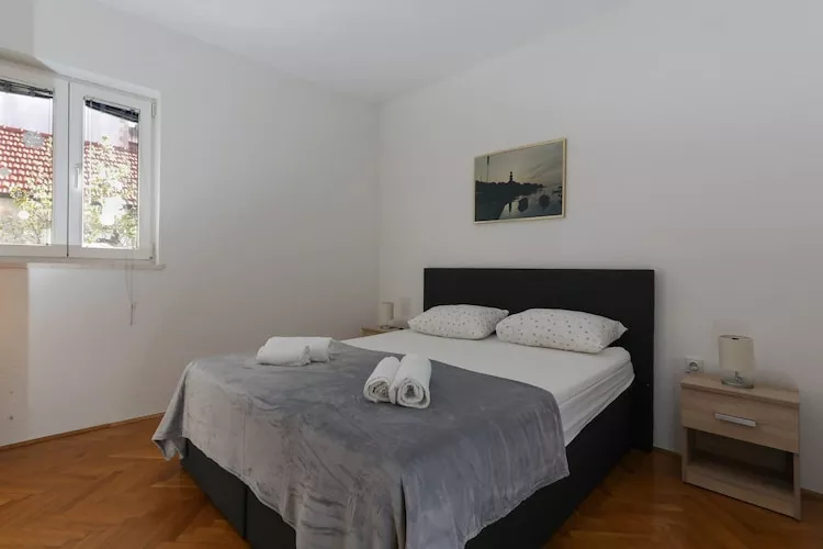 Apartment Perina - Comfort Two Bedroom Apartment with Terrace and Sea View - Slaapkamer