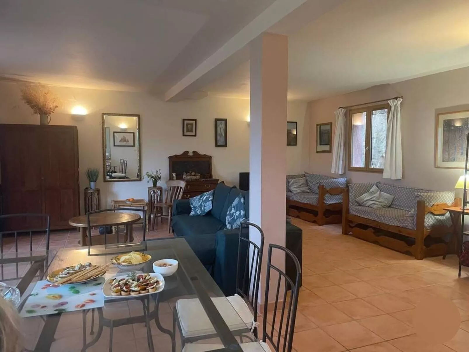 Haus in der Nähe von Meer und Bergen, atemberaubende Aussicht. - Binnen