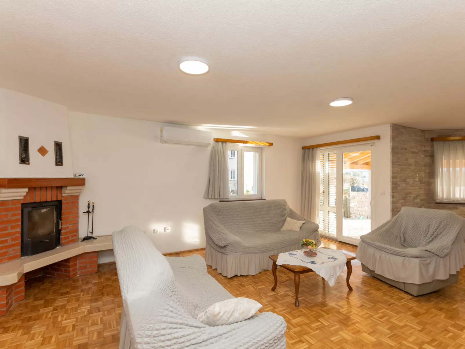 Matanovi dvori - Binnen