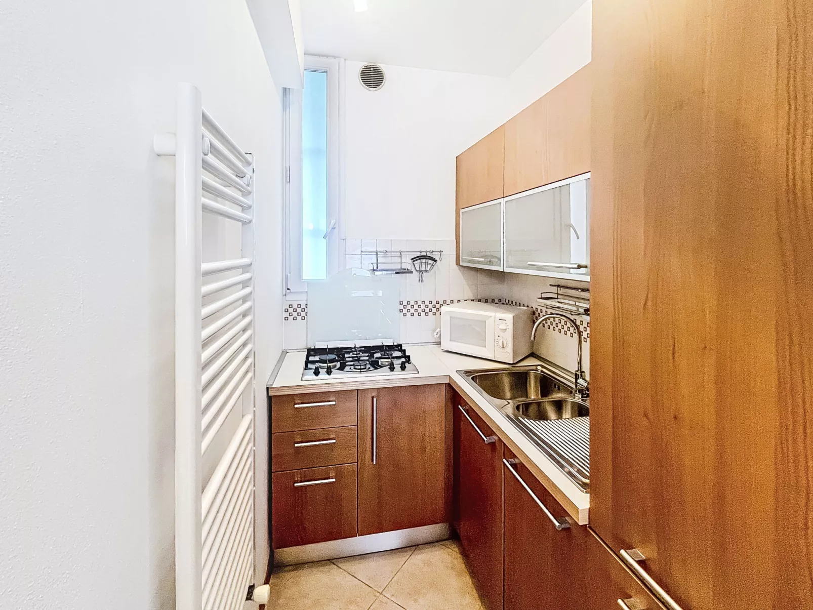 Sona's Lake Home - Binnen