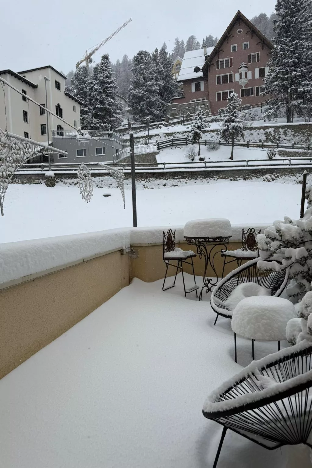 Studio im Zentrum, Schwimmbad und 400m von Skiliften entfernt - Buiten