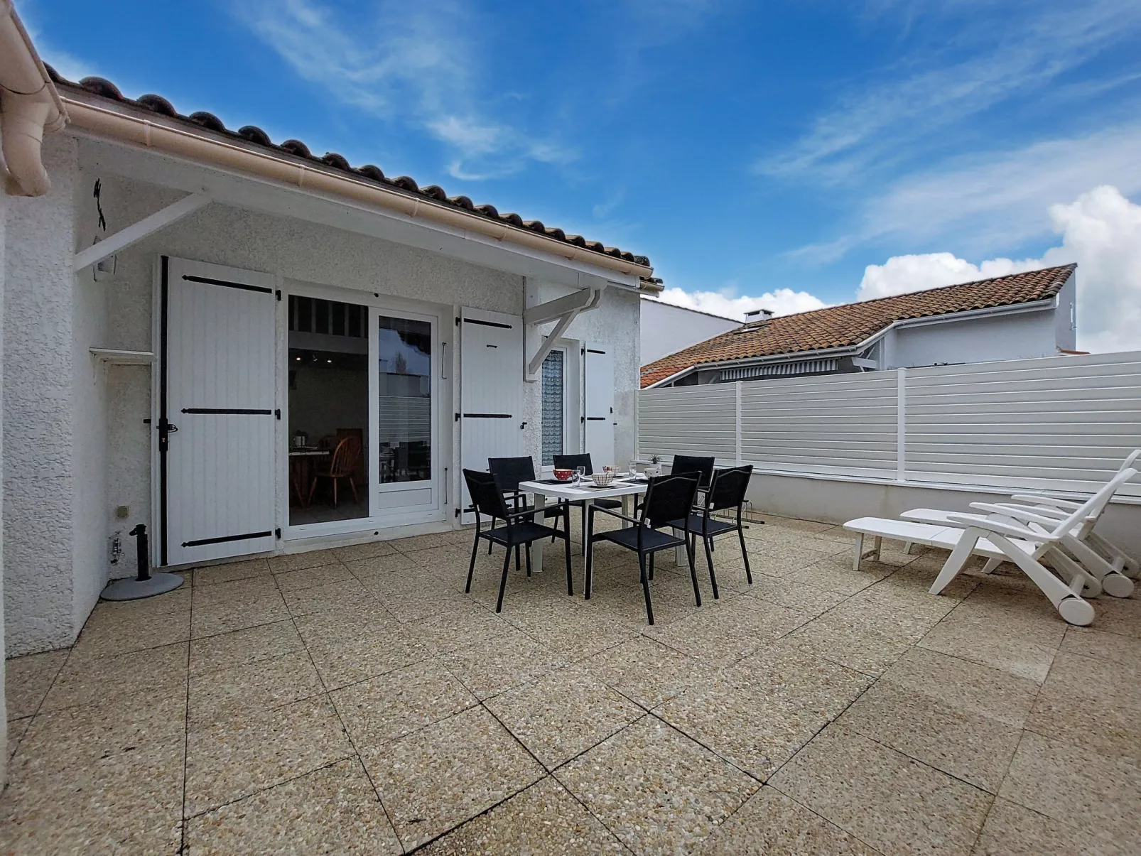 Les Palmyriennes - Buiten