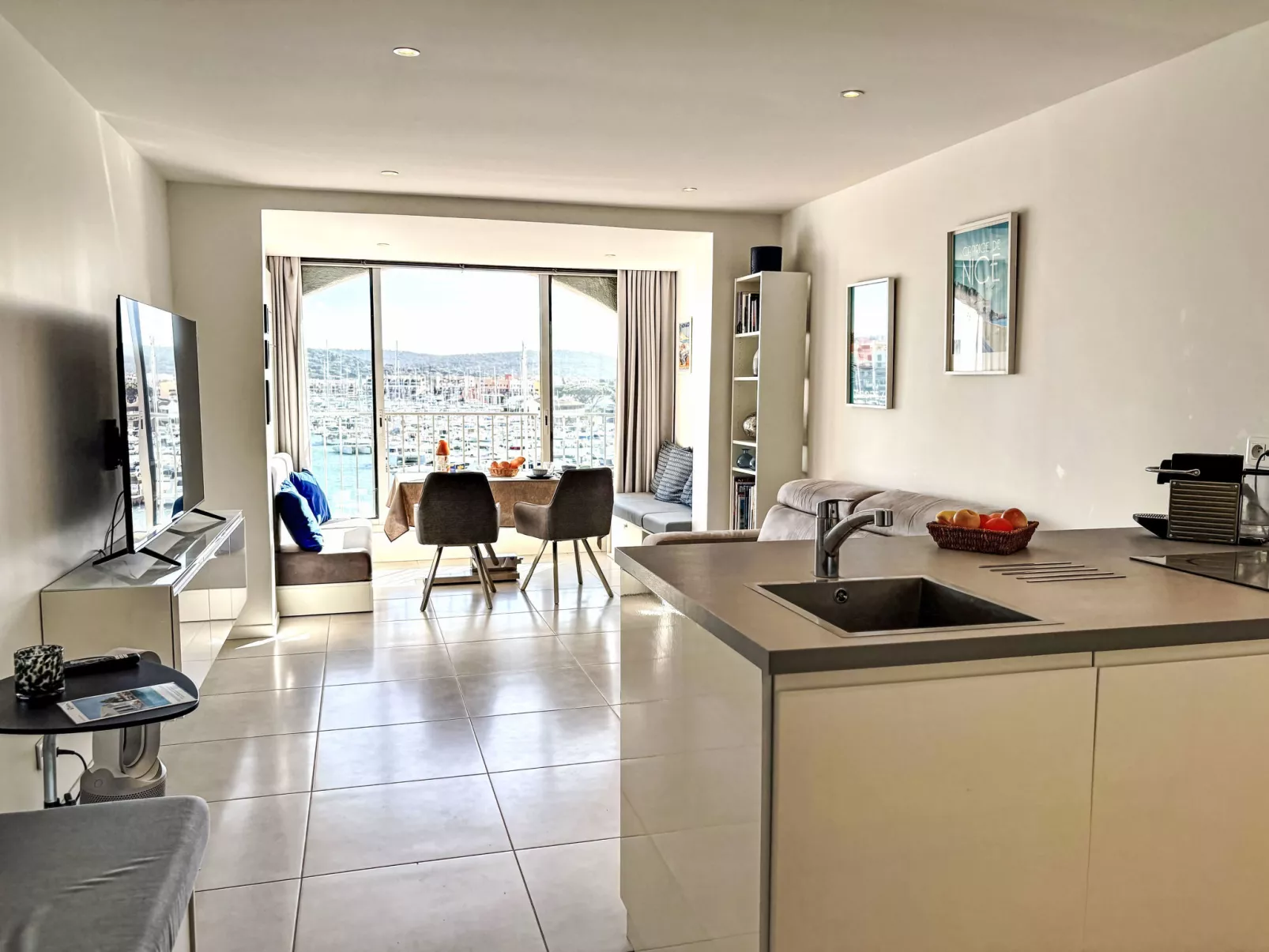 Les Cascadelles - Binnen