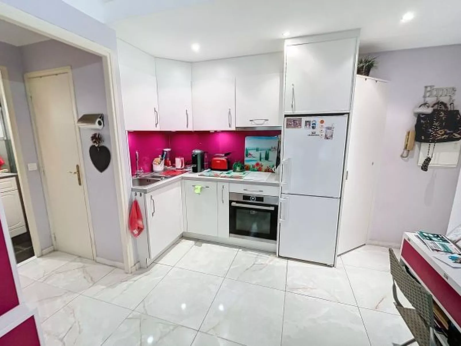 Cosy 1 bedroom Republique 236 - Image-tags.info