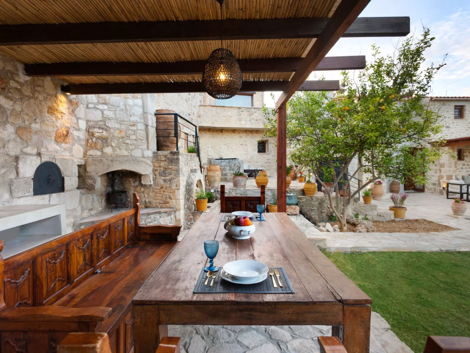 Ali Vafi's Villa - Beheizter Jacuzzi und Innenpool - Buiten