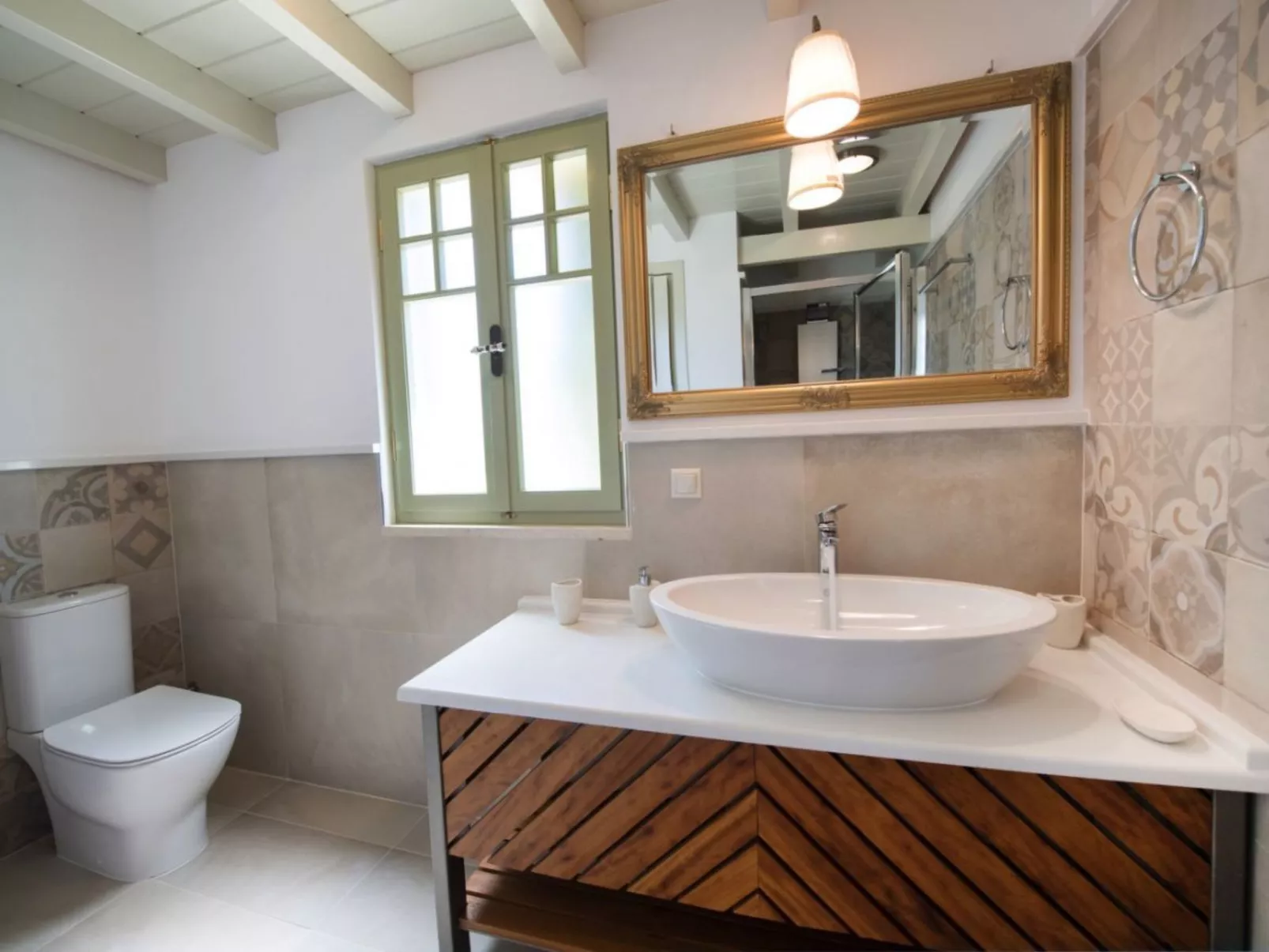 "Casa Piccola" mit Blick auf das Wasser - Image-tags.info