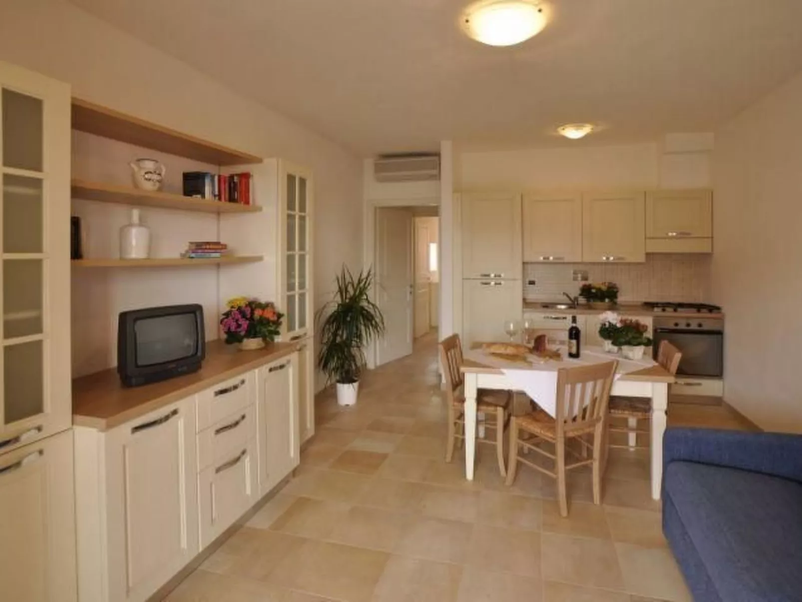 Unterkunft mit AC, Terrasse, in Residenz, Schwimmbad - Binnen