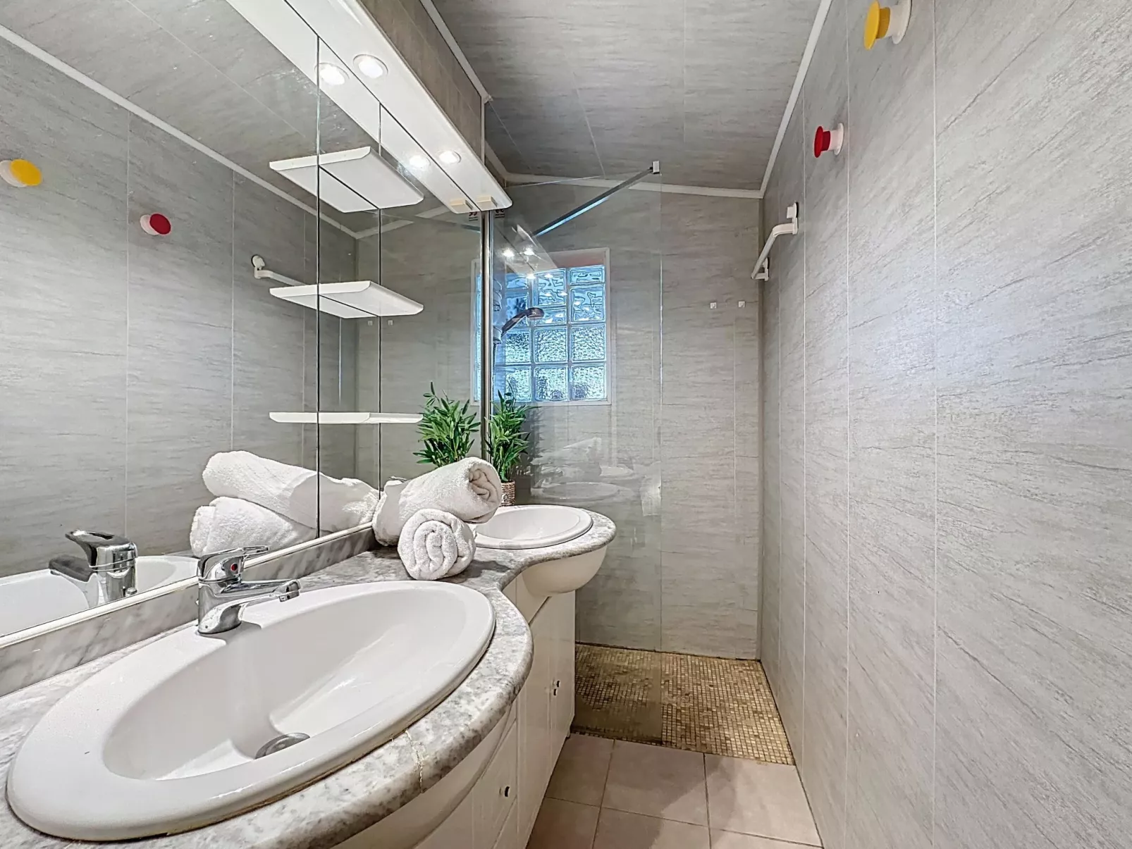 Les Rochers du Roi - Binnen