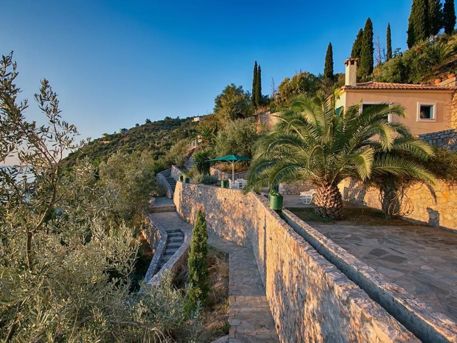 Salvador Dali Villa - Buiten