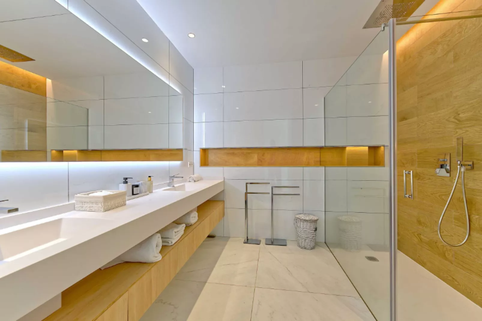 Contemporary & Very Spacious Villa Puerto Banus - Badkamer