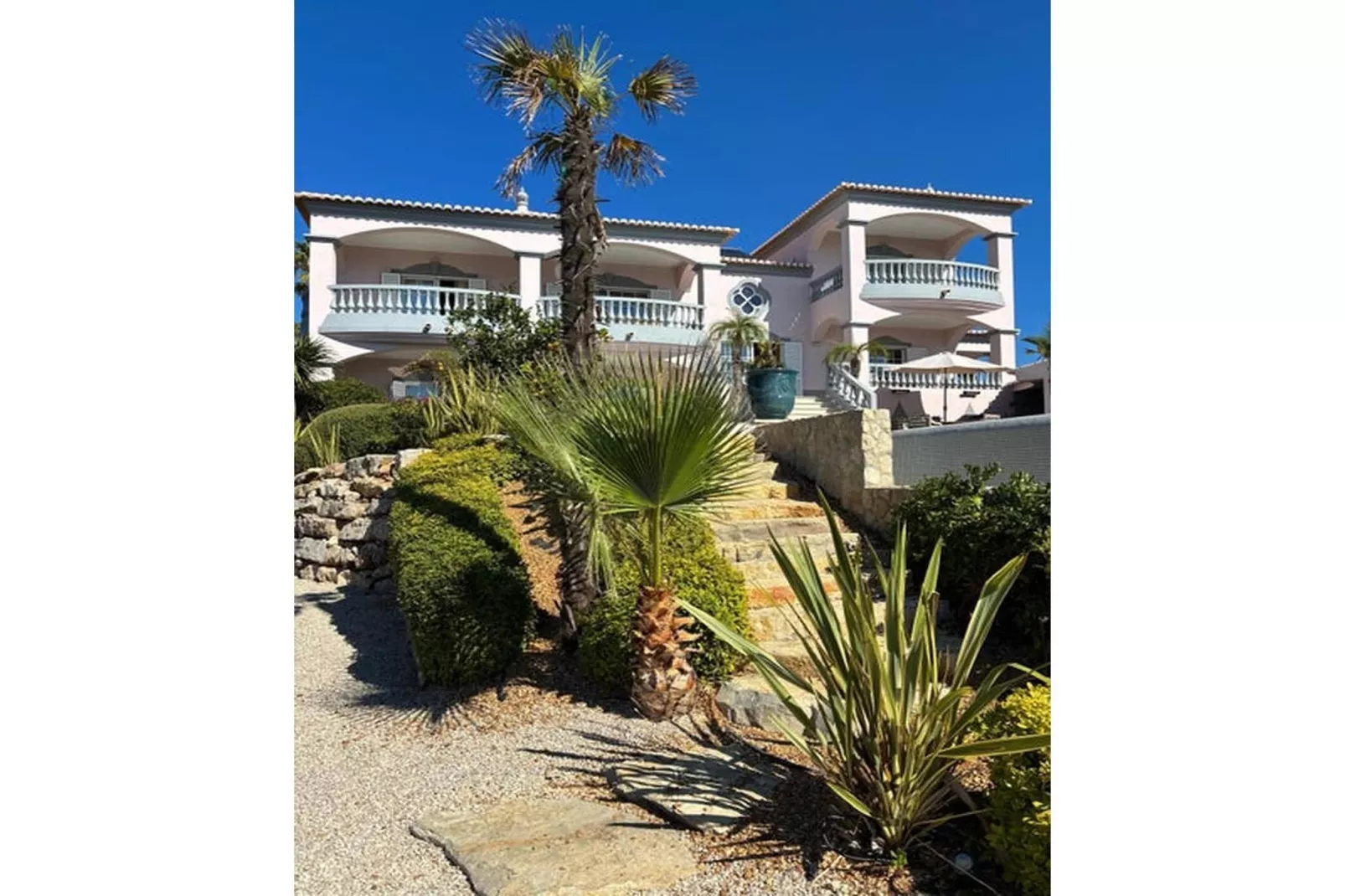 Surga 2 - Buitenkant zomer