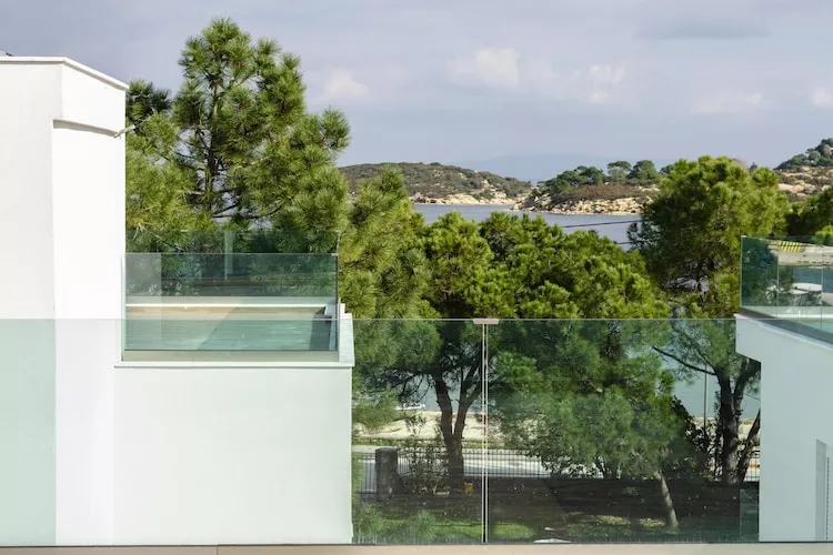 Acrotel Porto Brava Luxury Villas Ormos Panagias 4 bedroom villa 2 - 8 pax - Buitenkant zomer