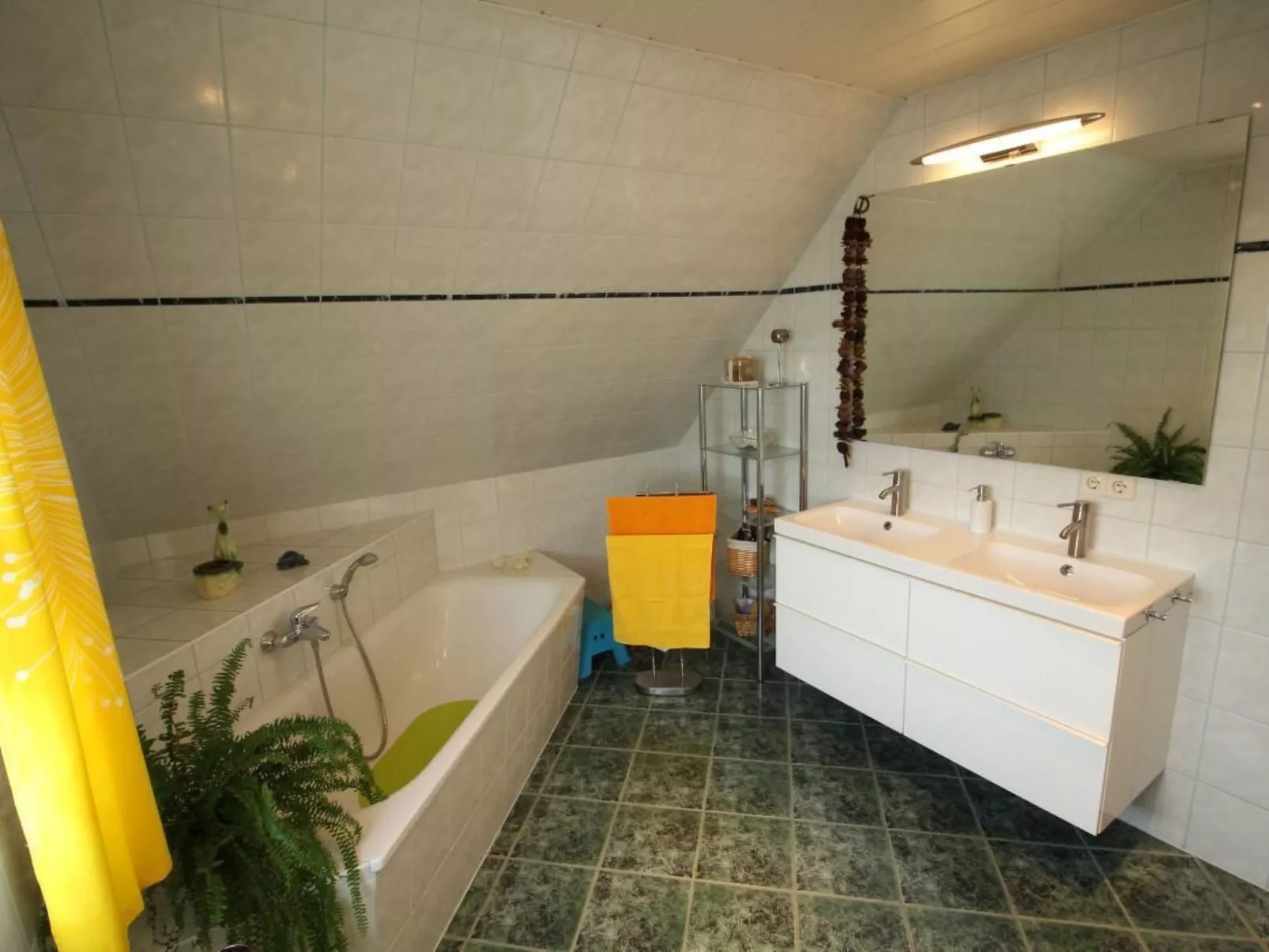 Appartement mit Garten, Grill und Terrasse - Binnen