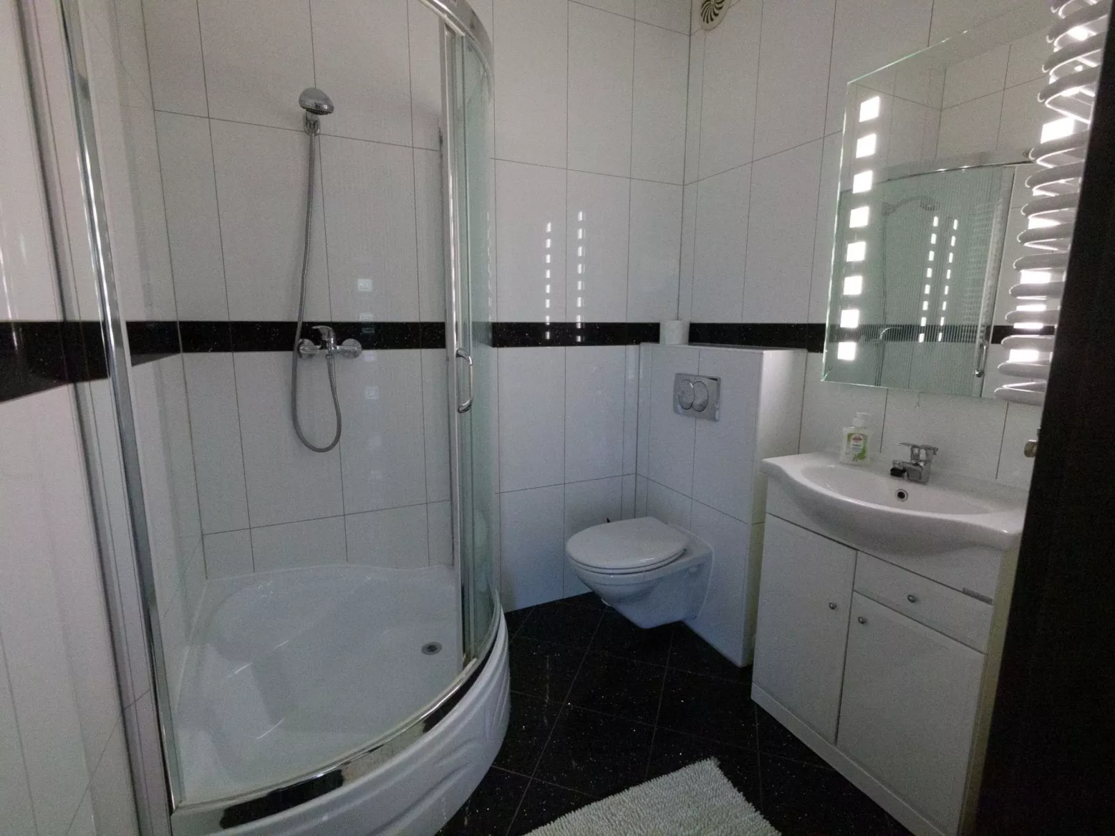 Wohnung in Naterki mit Terrasse, Garten und Grill - Image-tags.info