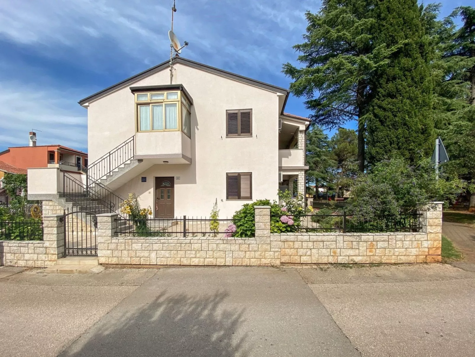 "Elena 2" direkt am Strand - Buiten