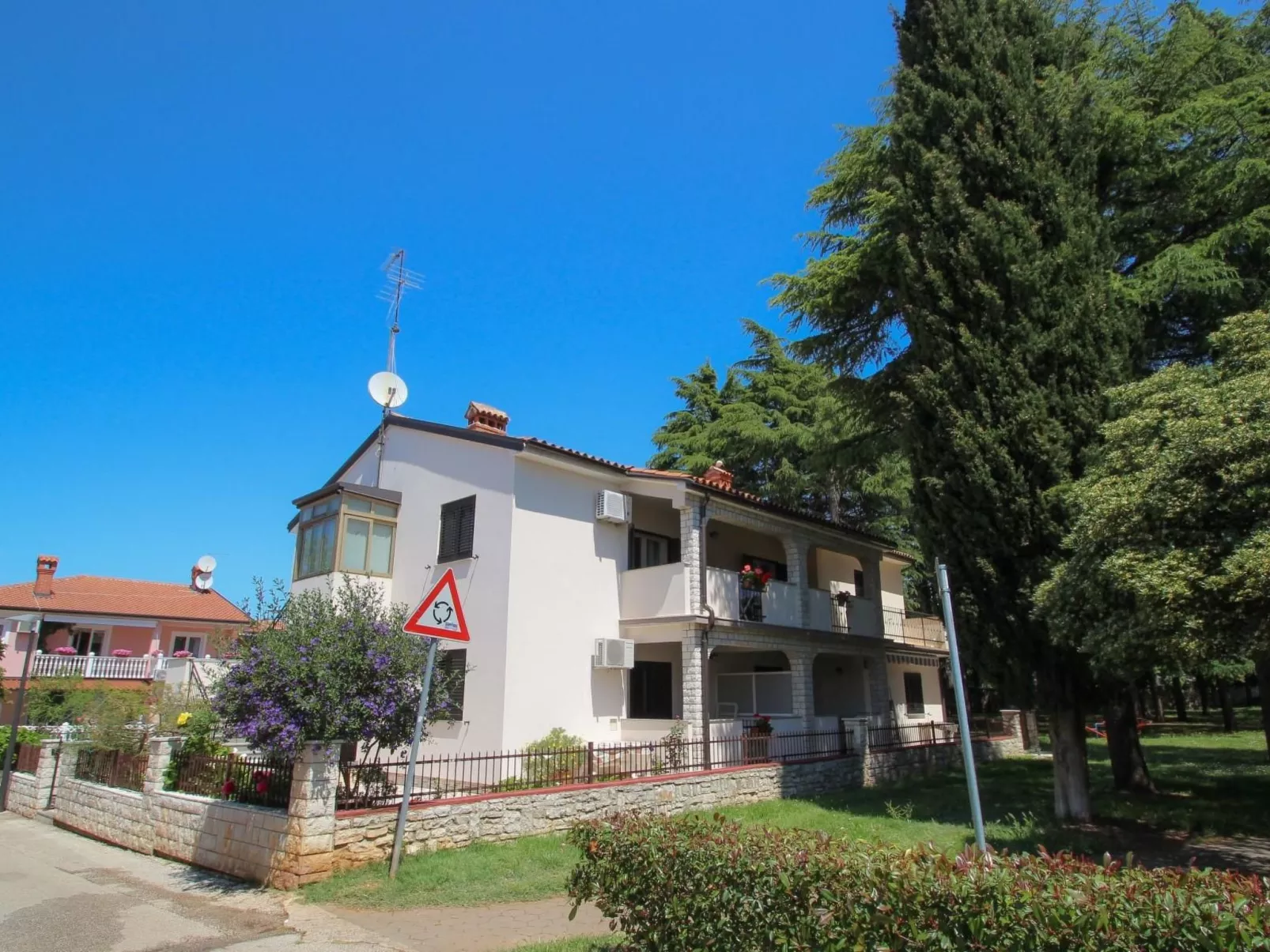 "Elena 4" direkt am Strand - Buiten