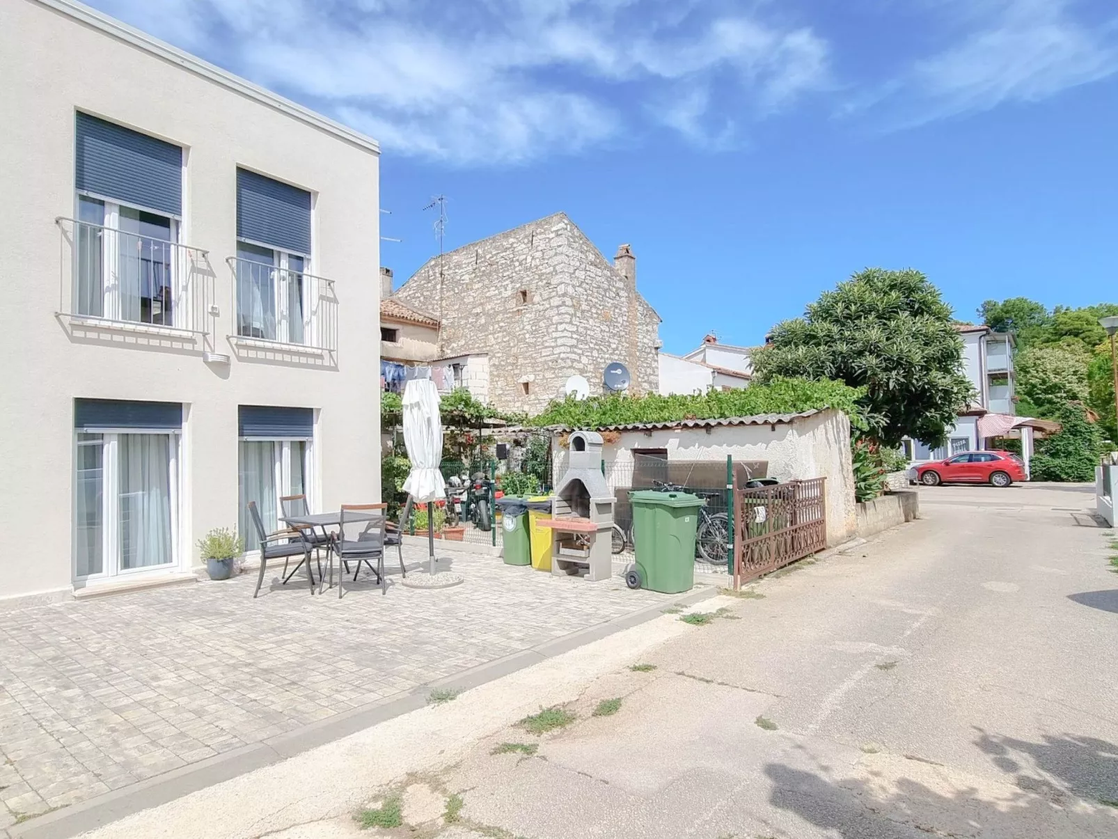 Für 4 Personen ca. 40 m&sup2; in Novigrad, Adriaküste Kroatien (Westküste von I - Buiten