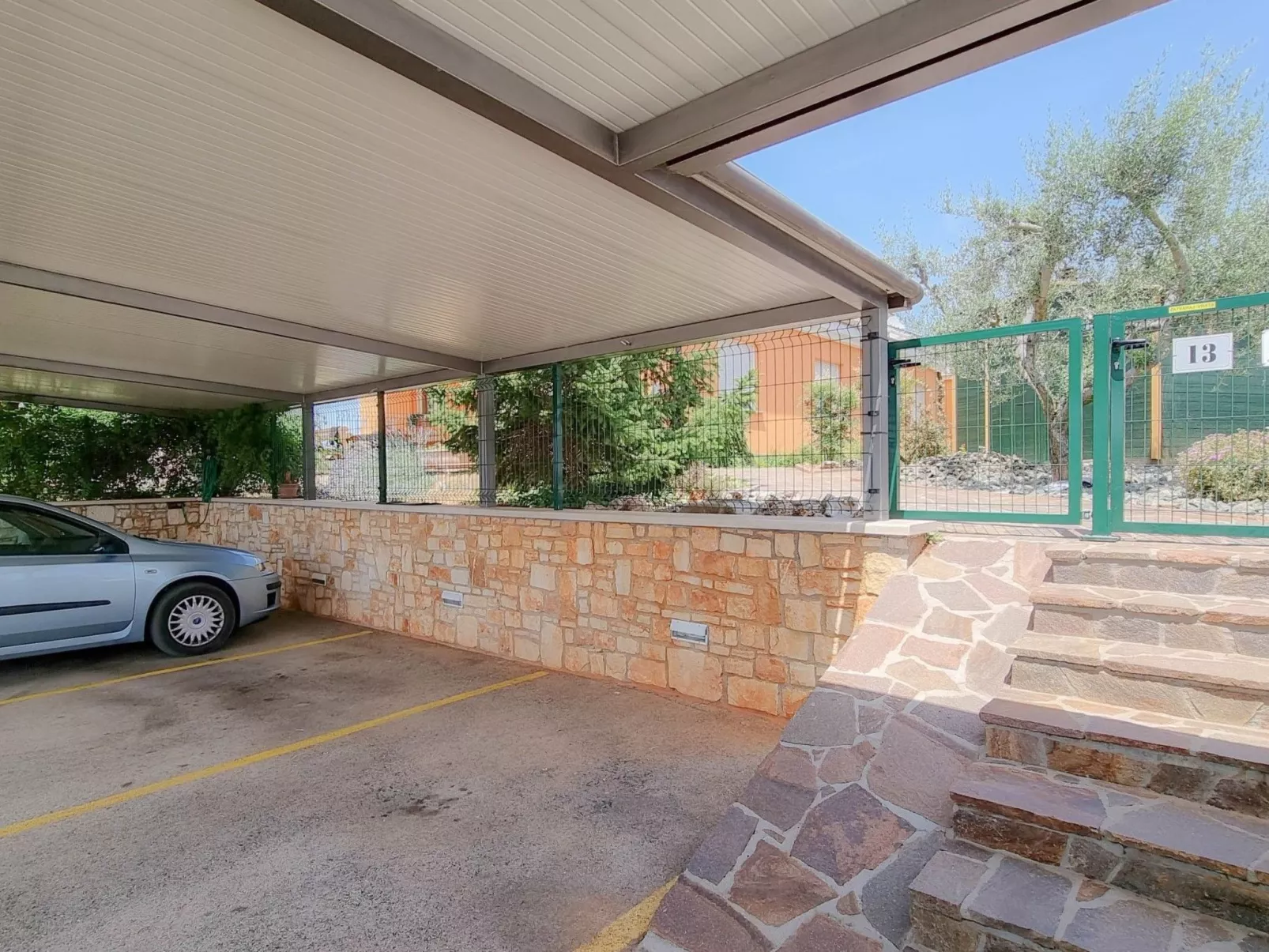 Wohnung "Barbara" mit Terrasse - Buiten