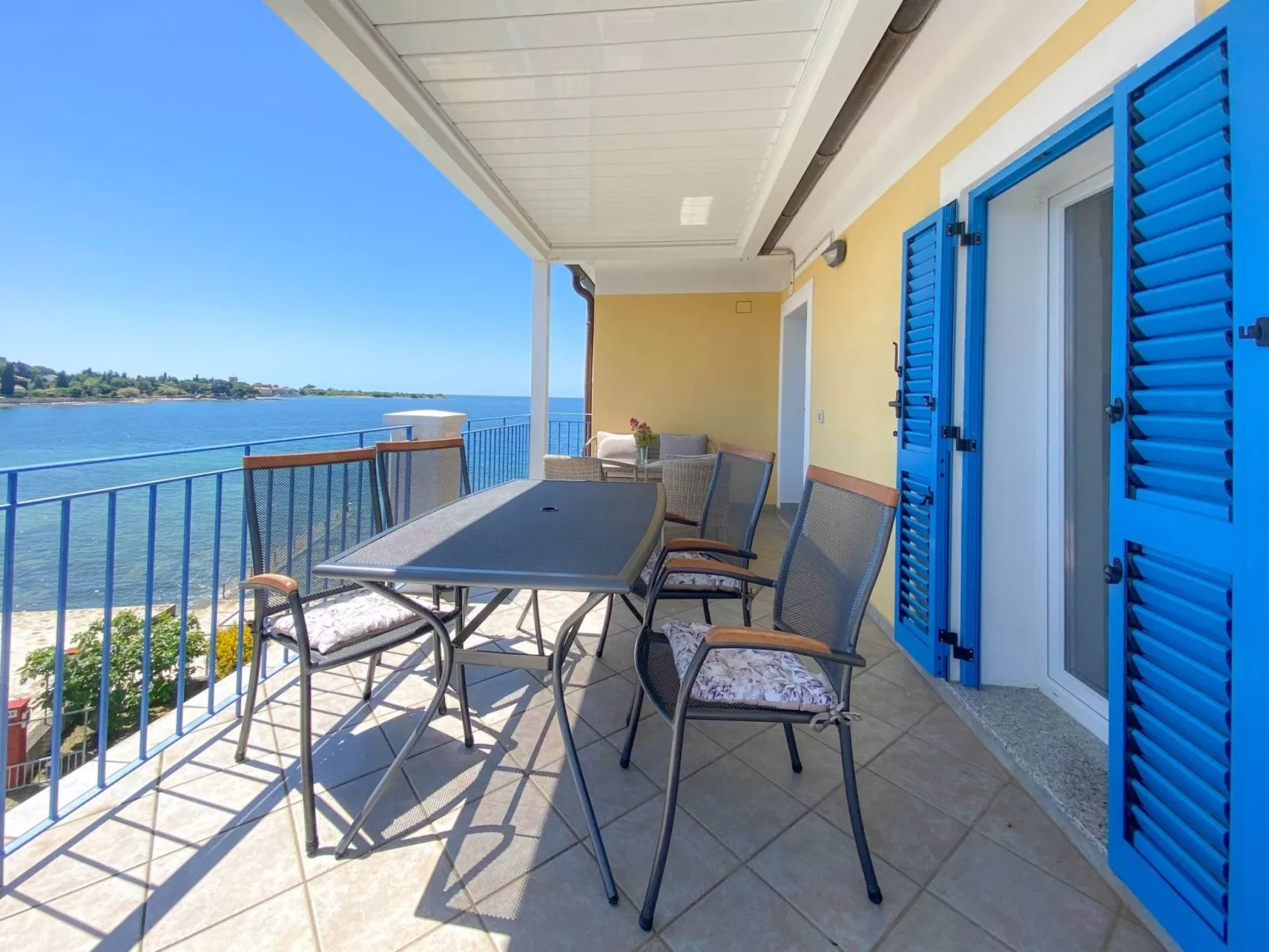 "Belvedere gore" - Buiten