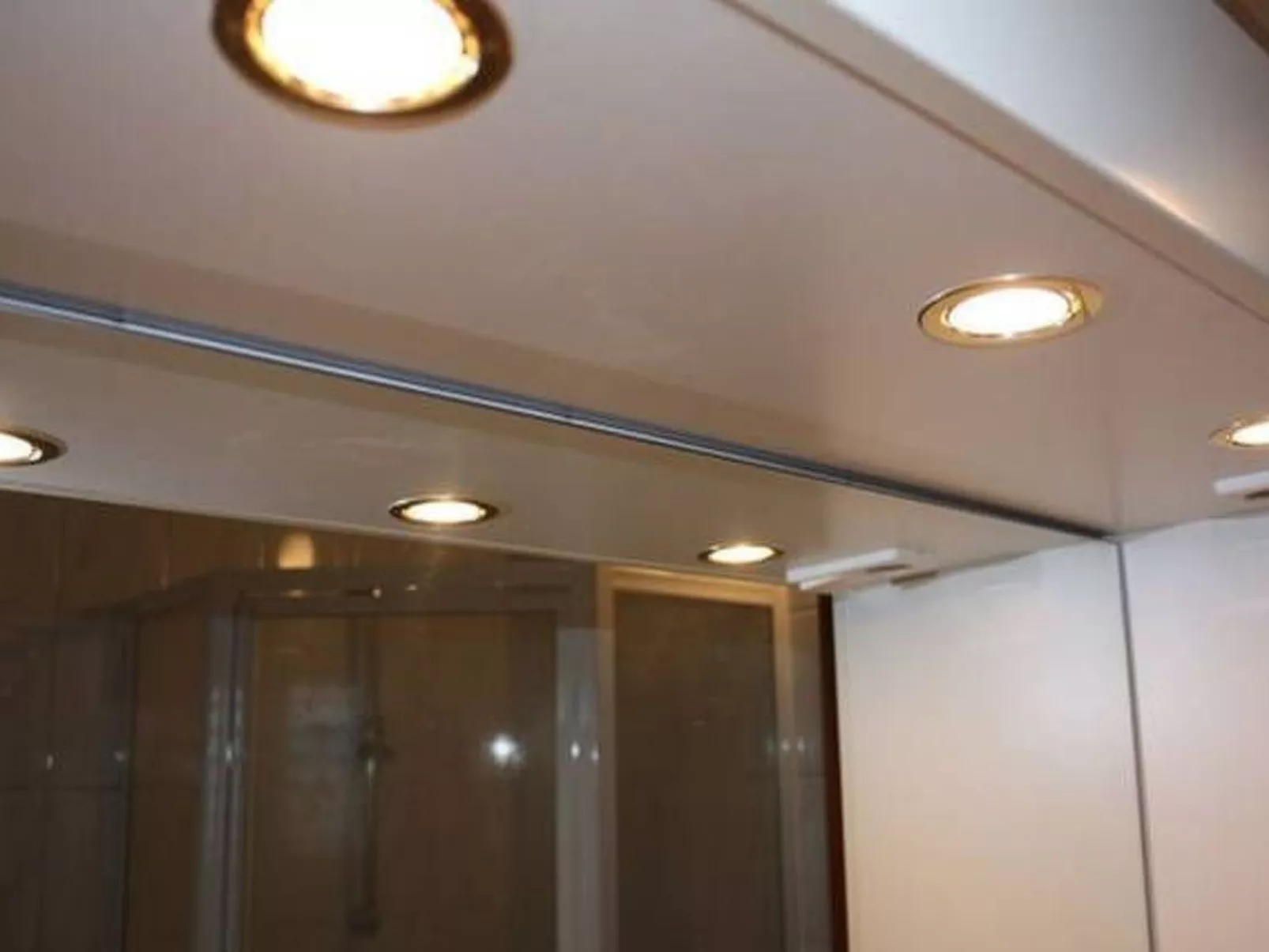 3. Etage Doppelbettzimmer ca. 20m² mit Balkon und Panoramameerblick Villa Milic - Binnen