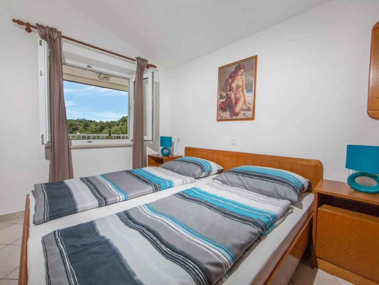 Mit Pool - Image-tags.info