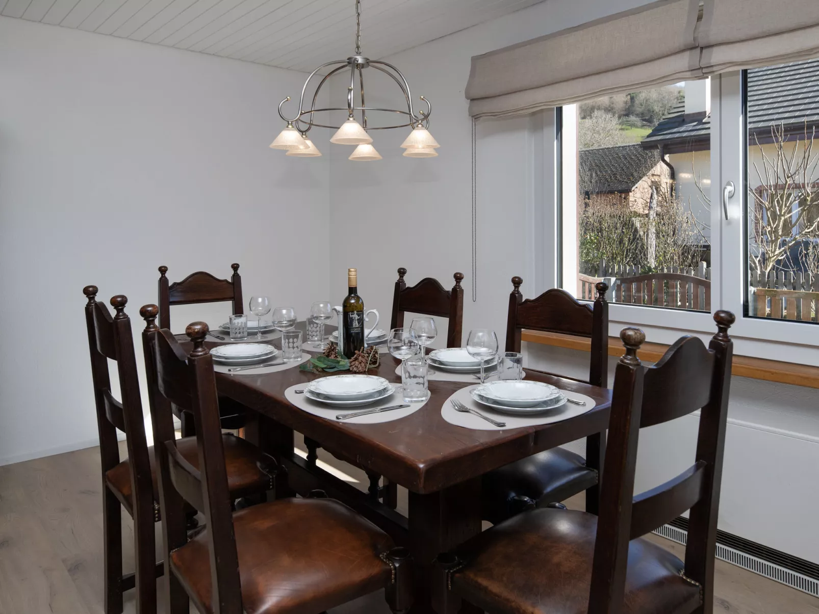 Sous-le-Moulin - Binnen